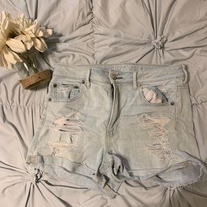Light wash American eagle shorts